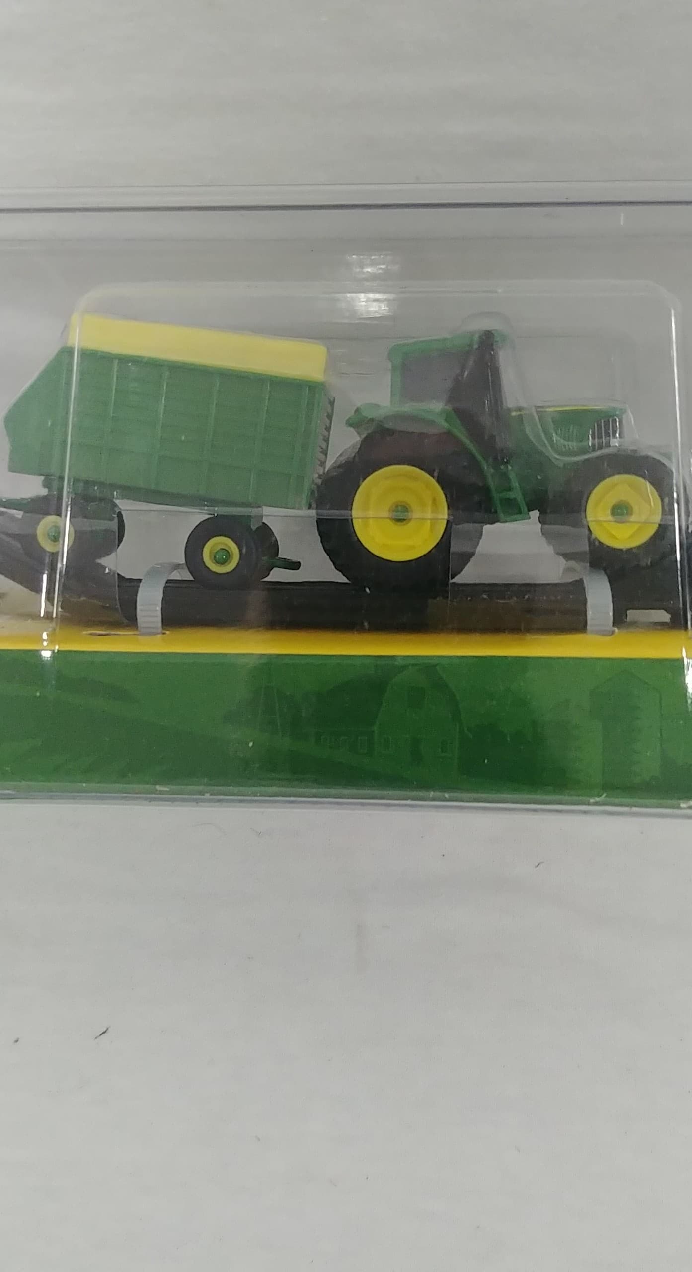 New - TOMY John Deere White Hauler Semi Truck & Green Tractor
