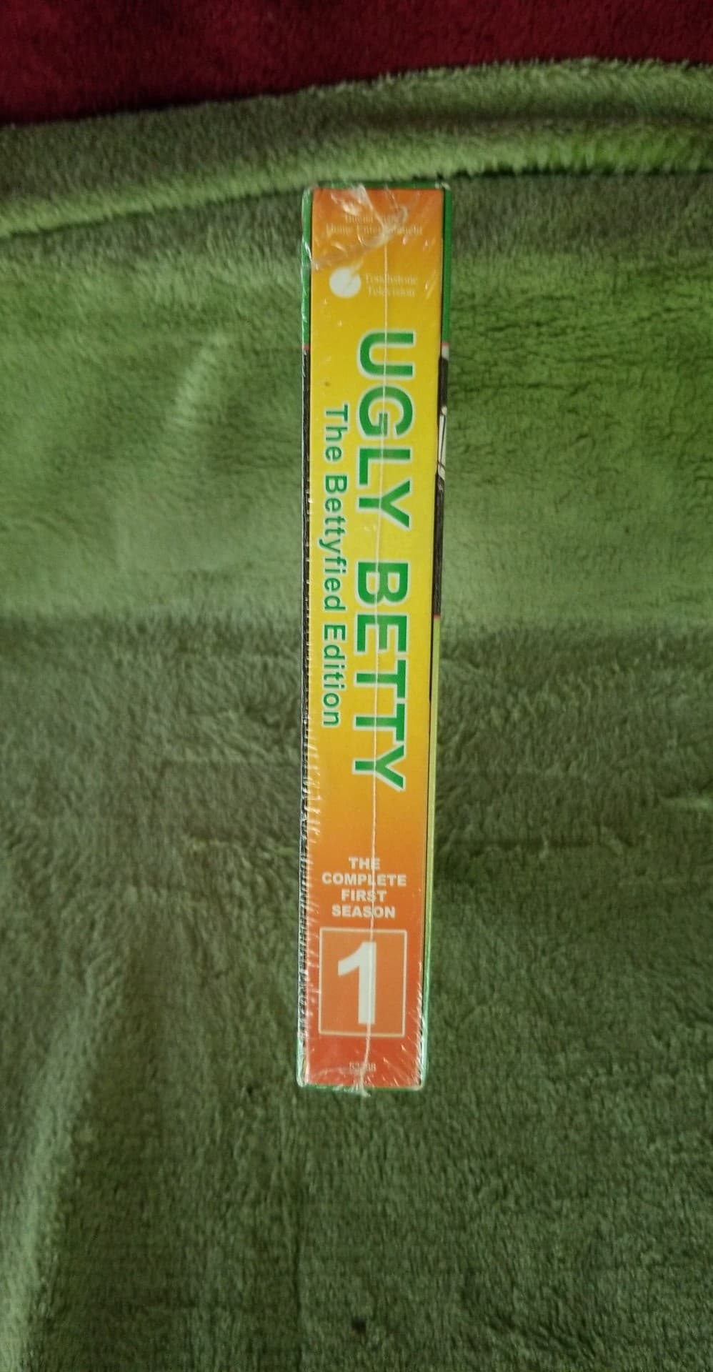Ugly Betty - The Complete First Season (DVD, 2007)