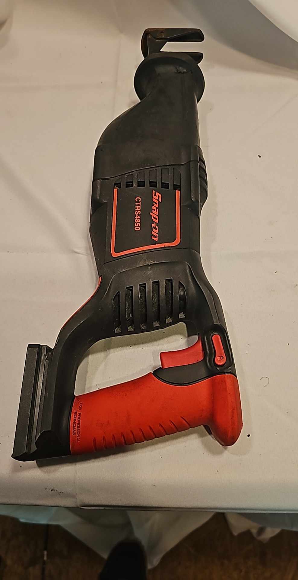 Snap On 9.6v - 18V Battery Powered Sawsall In Carry Case